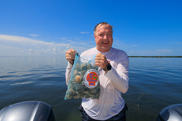 R6227940