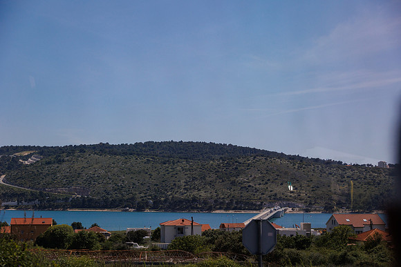 R6224678