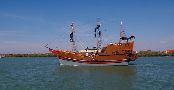 R6228643