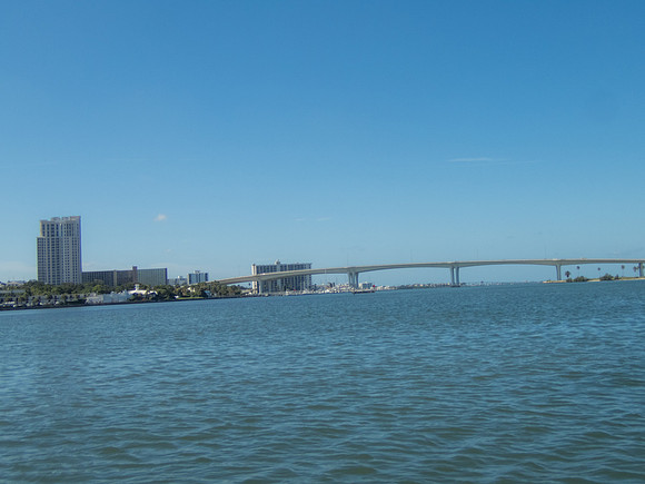 P8252466