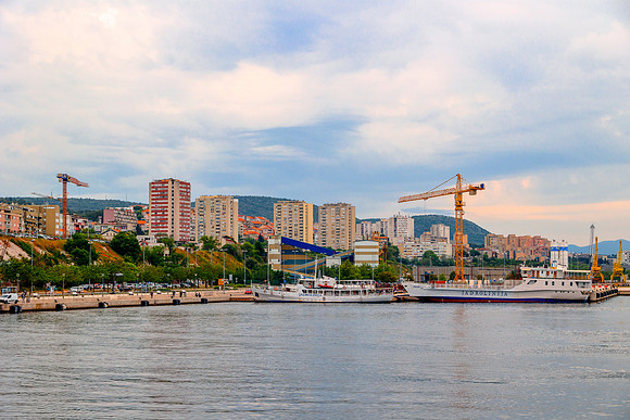 R6226473_4_5