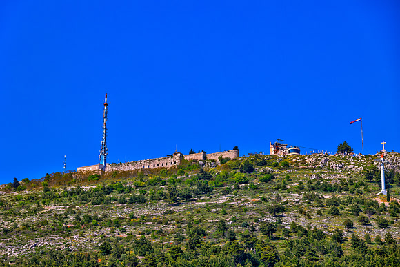 R6227557_8_9