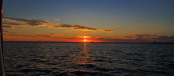R6228425