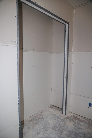 R6220935
