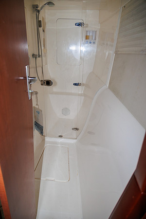 R6220974